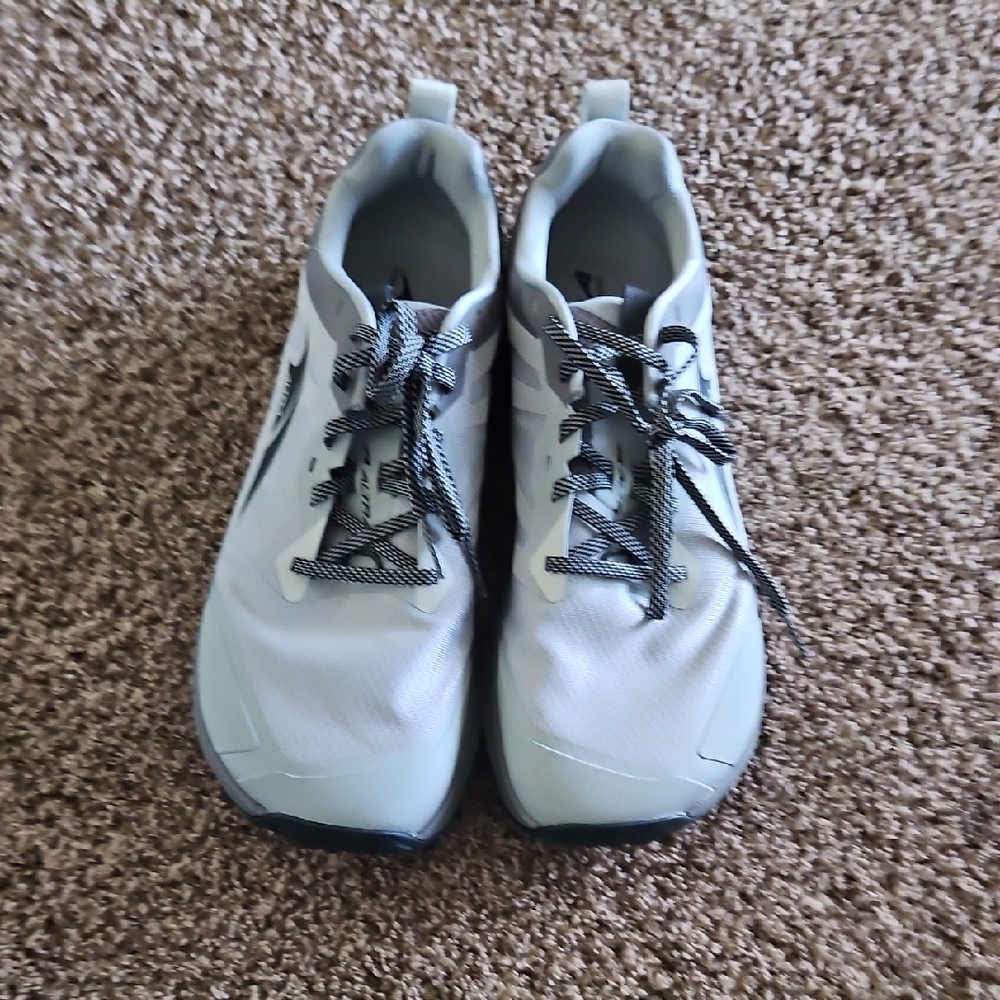 Altra Men's Athletic Shoes - White and Gray